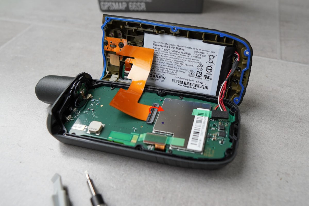 Garmin GPSmap 66sr Akku wechseln Anleitung und Praxistest